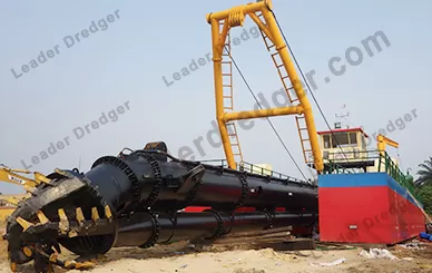 LD4500 Cutter Suction Dredger Equipped With Service Boat For Environmental Dredging factory Production - Leader Dredger